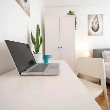 Boulevard 1-bedroom Flat 노비사드